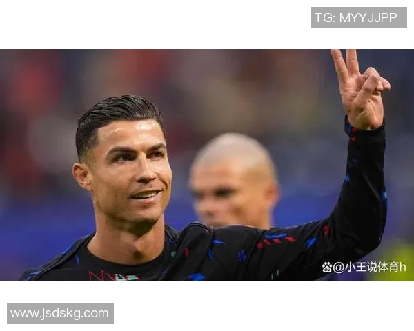 马尾辫足球球星身份揭秘 这位球员的独特造型与场上表现成就传奇