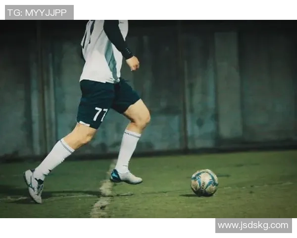 凯特足球球星拼搏历程展现坚毅精神激励无数年轻人追逐梦想 凯特足球球星拼搏历程展现坚毅精神激励无数年轻人追逐梦想