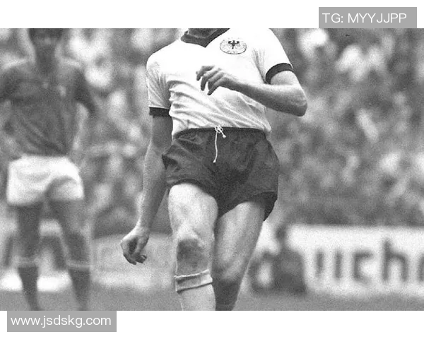 梳辫子踢足球的球星是谁 解析这位独特风格的足球巨星背后的故事 梳辫子踢足球的球星是谁 解析这位独特风格的足球巨星背后的故事