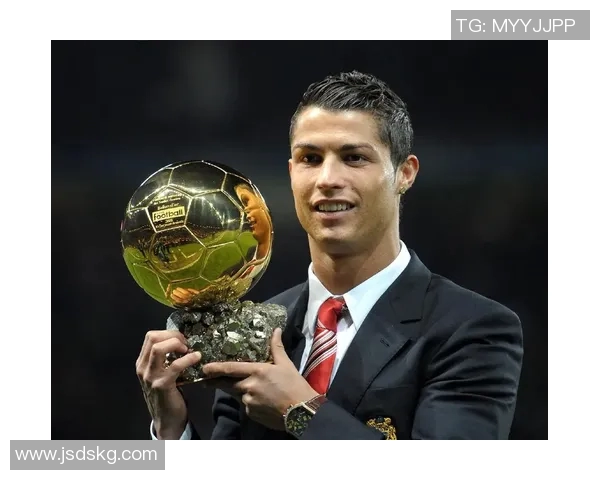 现役足球球星独占一城的传奇之路与球队深度融合分析 现役足球球星独占一城的传奇之路与球队深度融合分析