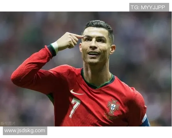 聚焦世界足坛巨星探寻国外著名足球明星的辉煌与传奇故事 聚焦世界足坛巨星探寻国外著名足球明星的辉煌与传奇故事